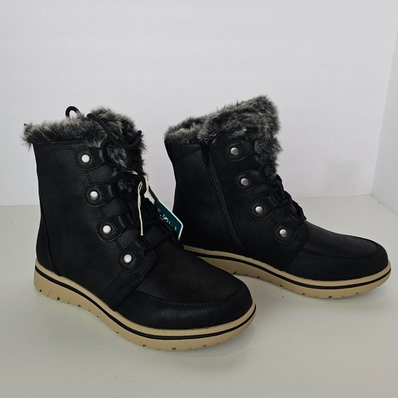 Women's Black Fur-Lined Boots - SIZE 8 WIDE - Picture 1 of 8